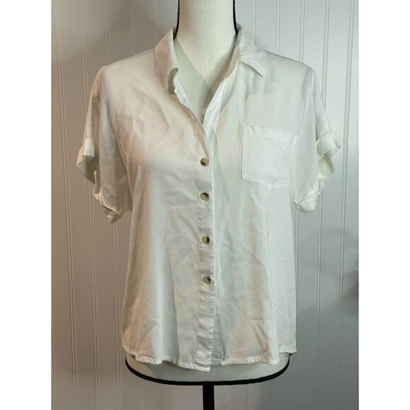 Womens Short-Sleeve White Button-Up Shirt With Pocket - Picture 1 of 12